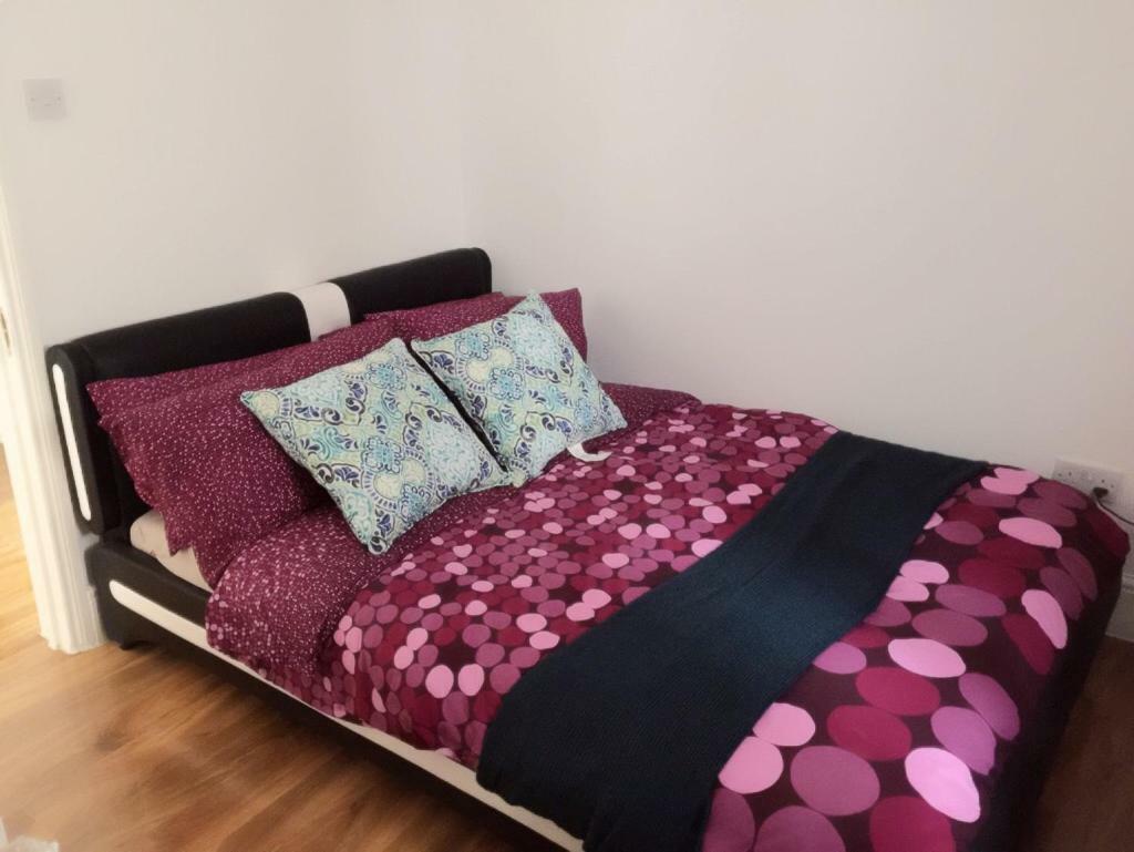 Abbey Wood Station Five Bedroom Self Contained House ภายนอก รูปภาพ