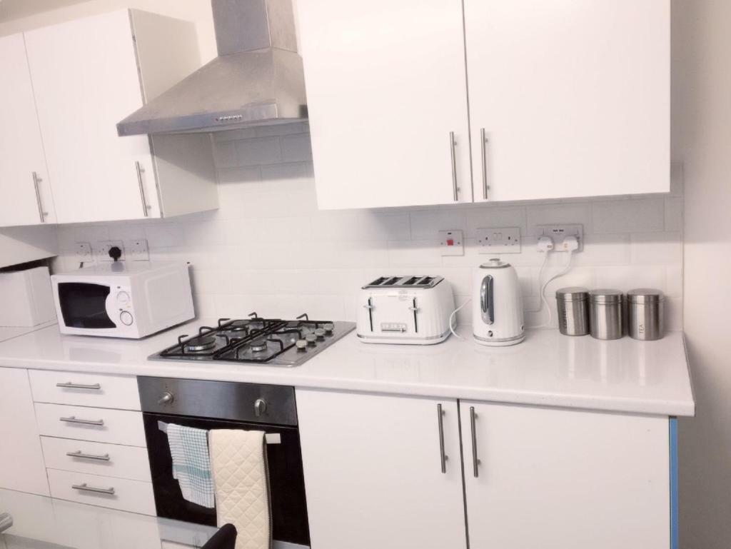 Abbey Wood Station Five Bedroom Self Contained House ภายนอก รูปภาพ